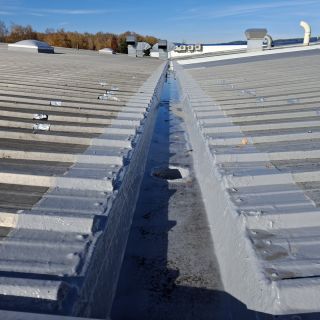 Oprava lůžkového žlabu rychle a spolehlivě 👏 Polyuretan s vláknem: HYPERDESMO ADY 610 PARTICULAR Více info: www.reprof.cz